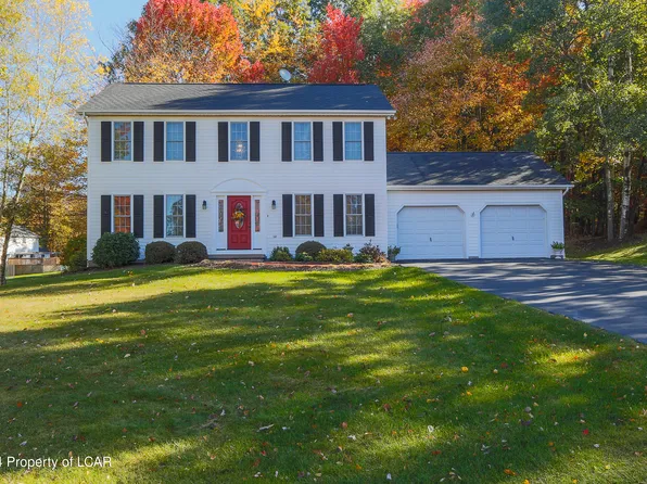 560 Stone Hedge Pl, Mountain Top, PA 18707