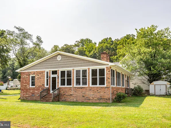 6014 Riverview Dr, King George, VA 22485