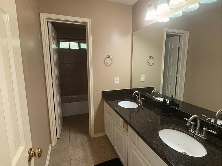 14009 Hollow Canyon Ln — Photo 14