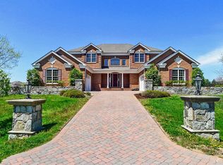 10519 Rivers Bend Ln, Potomac, MD 20854