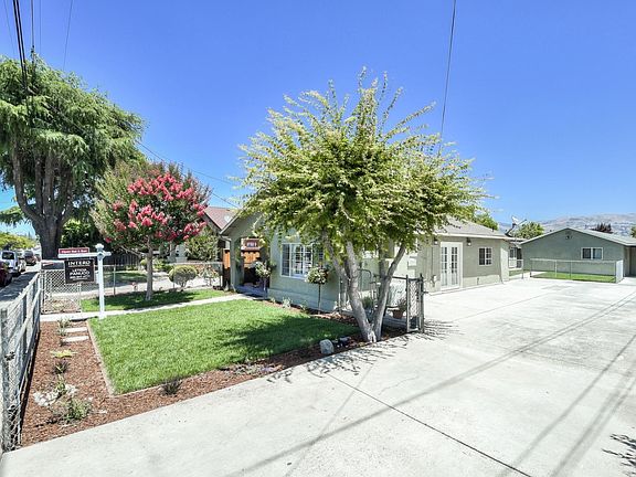 4th image of 234 S Sunset Ave