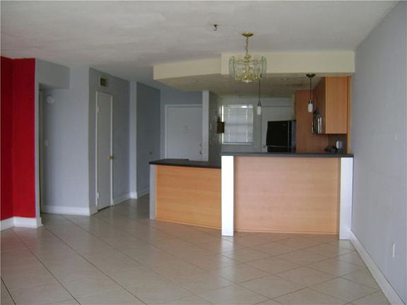 3rd image of 1750 NE 191st St APT 711