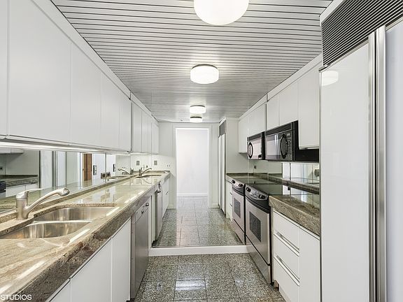 5th image of 161 E Chicago Ave APT 42G