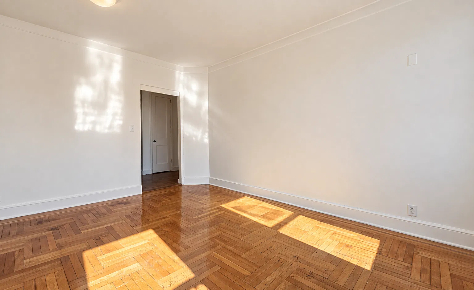 145 Seaman Ave — Photo 3