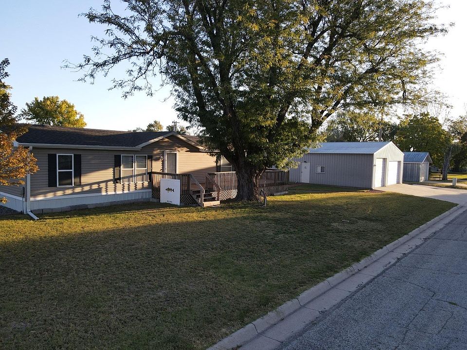 922 Holly St, Cawker City, KS 67430 Zillow