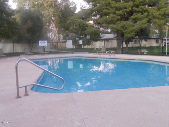5th image of 3316 S Parkside Dr