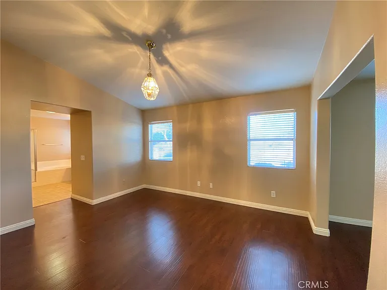 708 Hillview St — Photo 19