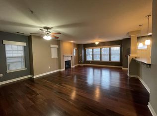 1768 N Warren Ave #102, Milwaukee, WI 53202