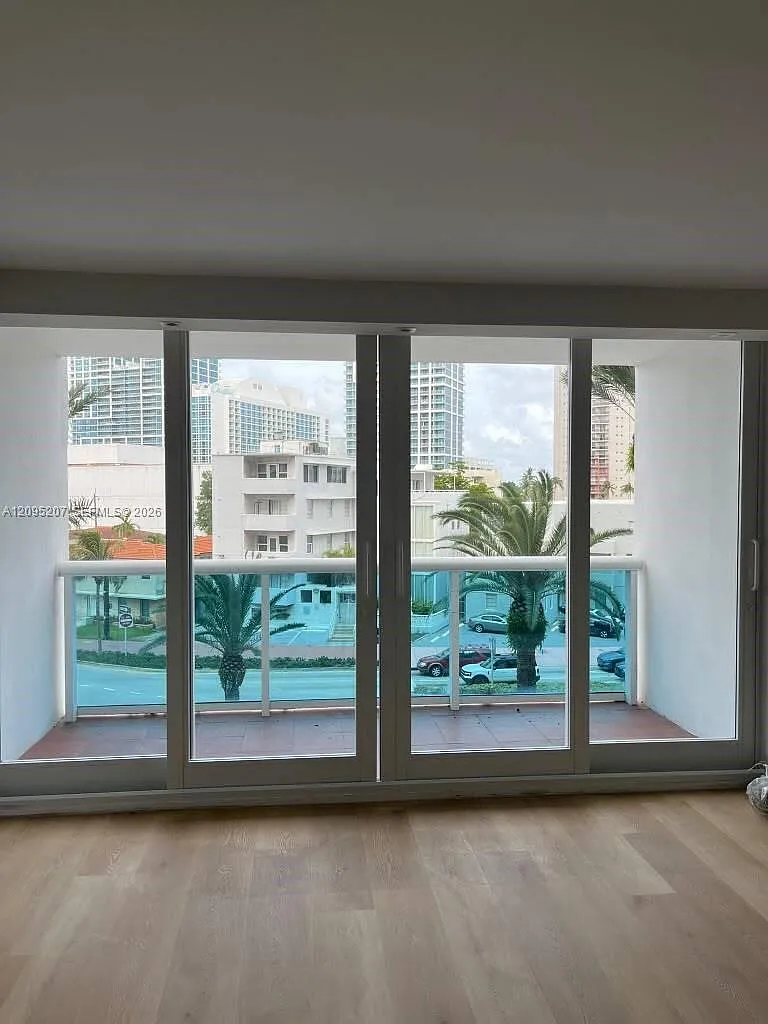Aquasol Condo — Photo 1