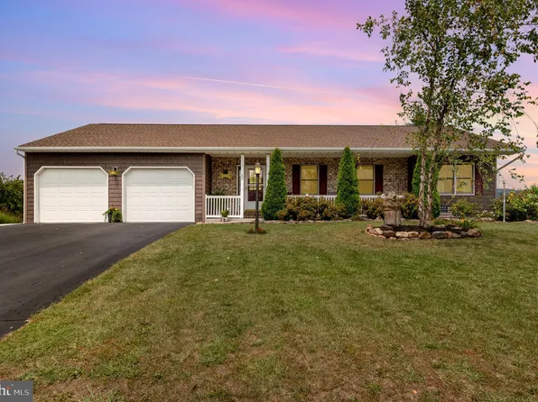 28 Longstreet Dr, Carlisle, PA 17013
