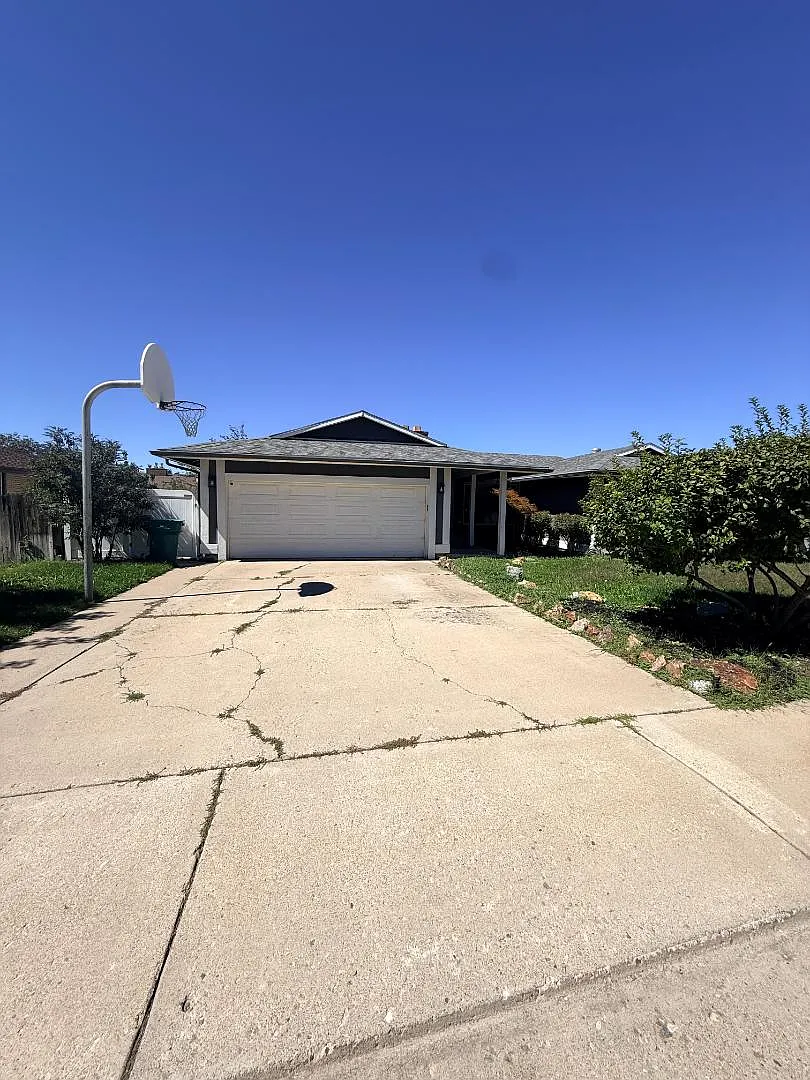 558 S 440 W — Photo 2