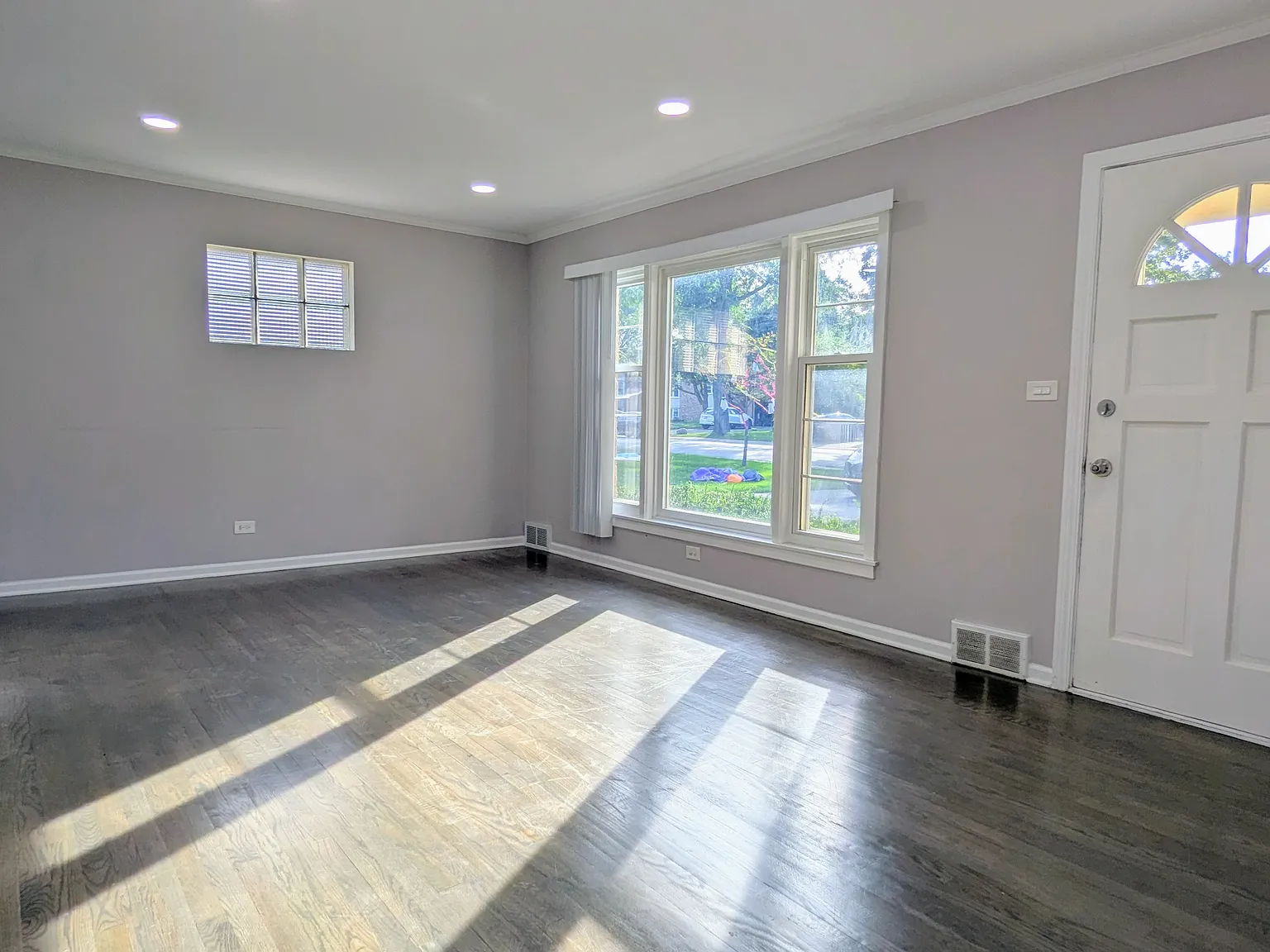 4 bed, 1700 sqft, $3,100 — Photo 3