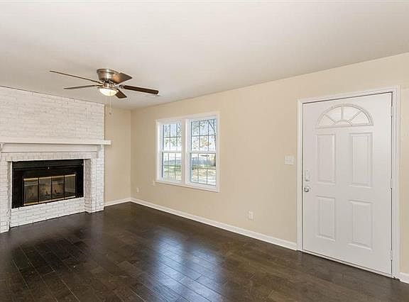 4th image of 6119 Everett Ave