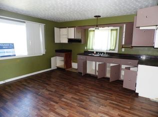 71453 67th St, Hartford, MI 49057