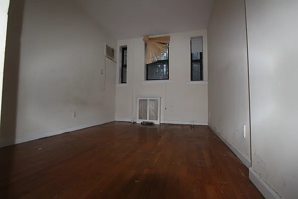 Rented by Luxor Homes & Investment Realty | media 13