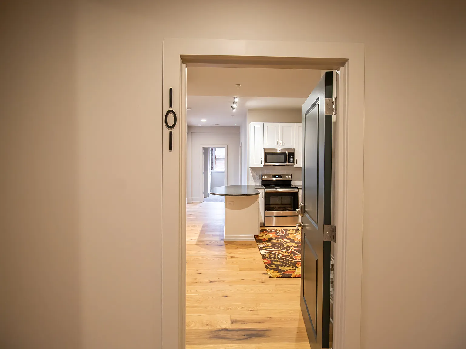 1741 Frankfort Ave — Photo 2
