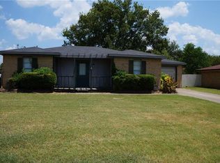 3205 Oakridge Dr, Corsicana, TX 75110