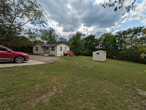 3rd image of 805 Ray Rd