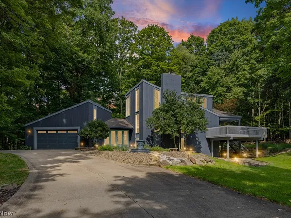 1049 N Medina Line Rd, Akron, OH 44333