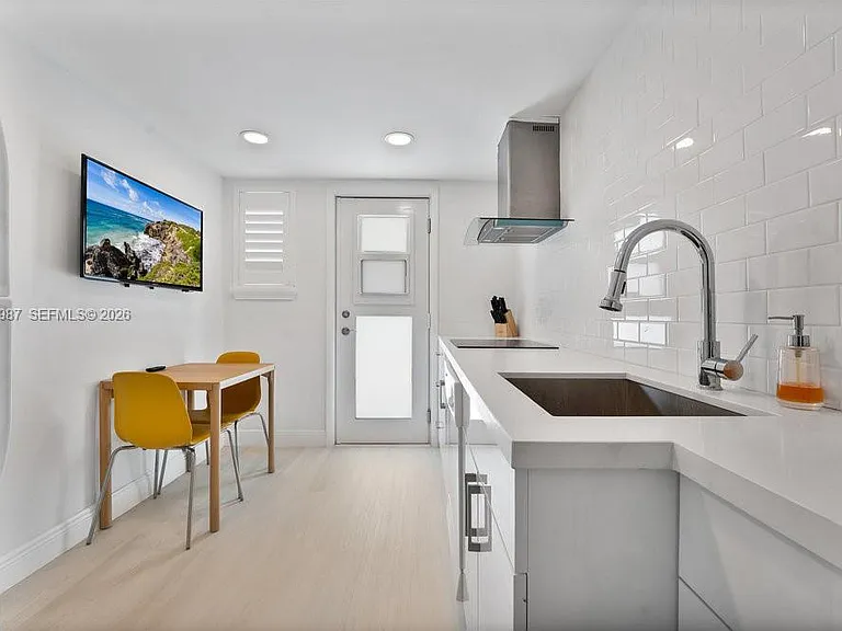 240 Galen Dr #112 — Photo 13
