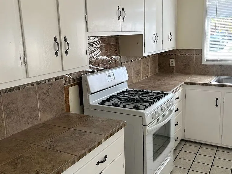 3190 W Mark Ave — Photo 5