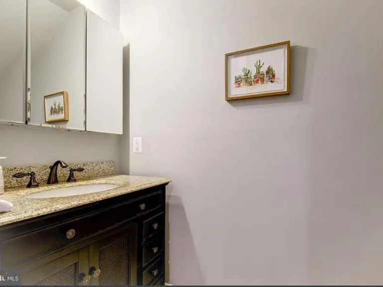1322 W St NW #2 — Photo 6