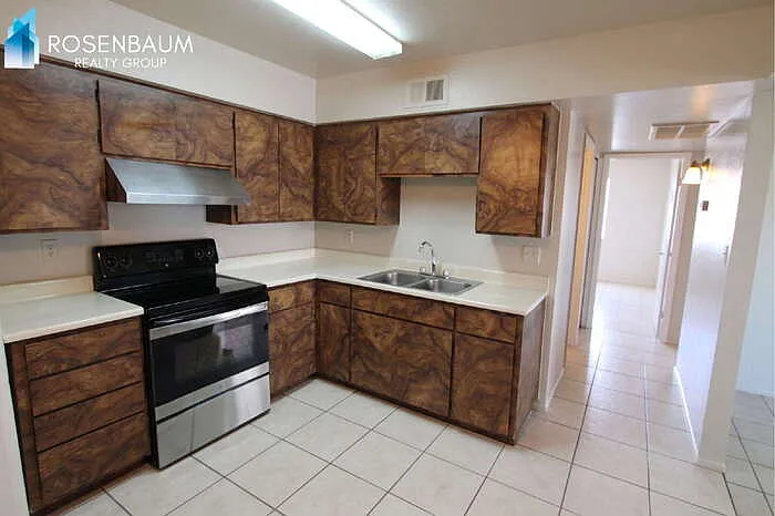 733 S Morris Cir #1 — Photo 3