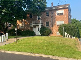 90 Gum St #T, Nazareth, PA 18064