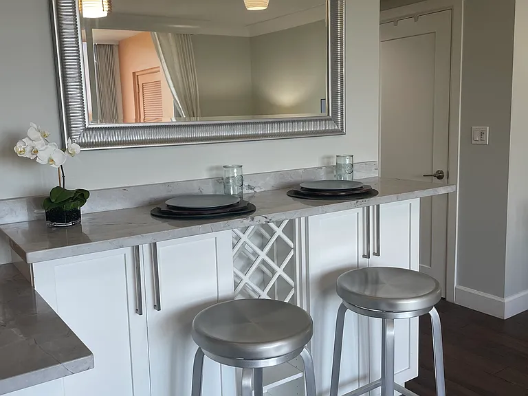 Bar is suitable for dining.