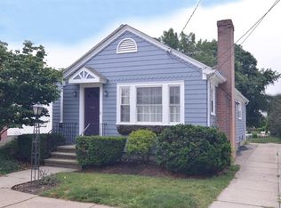 74 Farm St, Providence, RI 02908