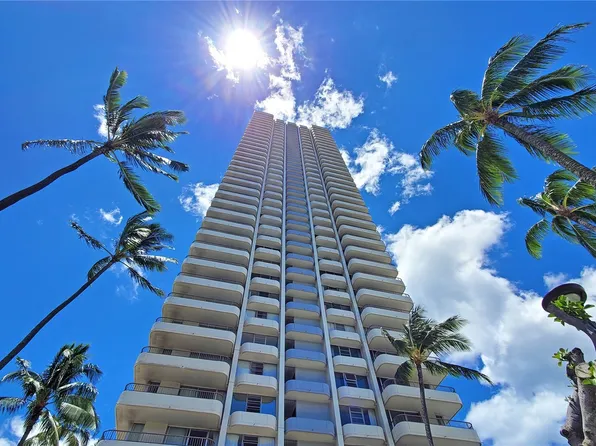 2825 S King St APT 201, Honolulu, HI 96826