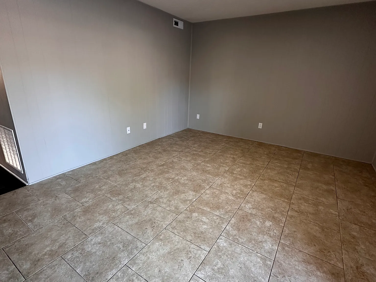 2 bed, 800 sqft, $950 — Photo 2