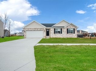 2824 Somerset St, Lapeer, MI 48446