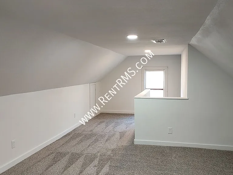 420 SW Lincoln St — Photo 22