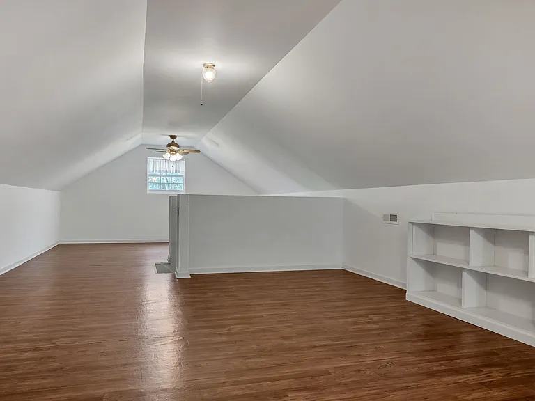 7506 Sleepy Hollow Rd — Photo 27
