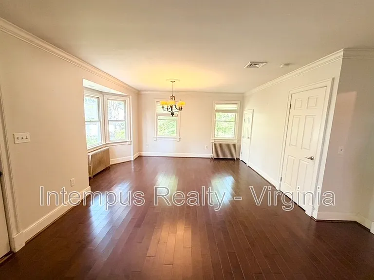 7104 Triad Way — Photo 2