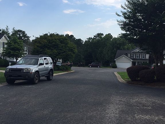 Going into cul de sac.