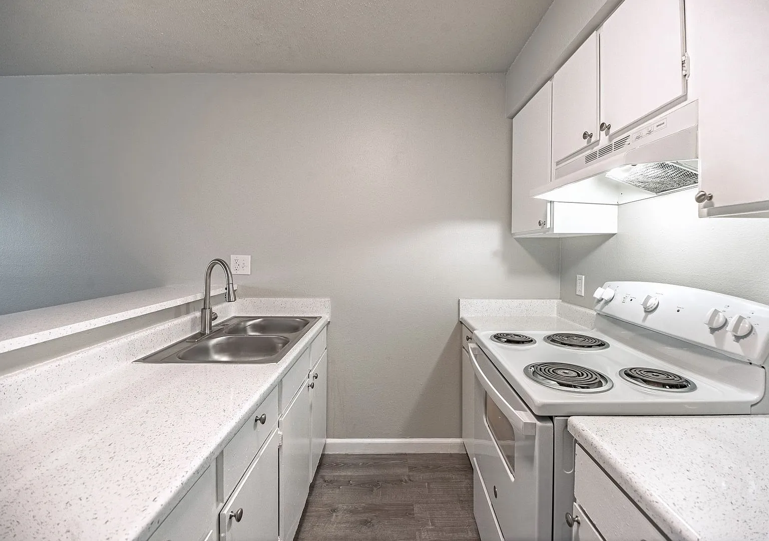 Freshly Renovated 1-Bedroom | Affordable Living + Modern Finishes | Move In Now + Save First Mont... — Photo 4