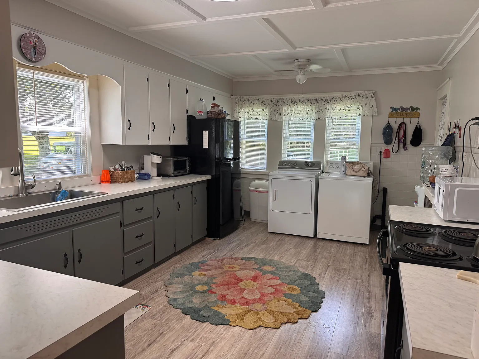 2 bed, 1200 sqft, $1,800 — Photo 2