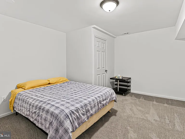 1300 Pinstripe Ct — Photo 22