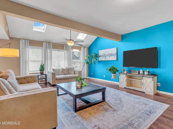 26 Morningside Avenue, Keansburg, NJ 07734