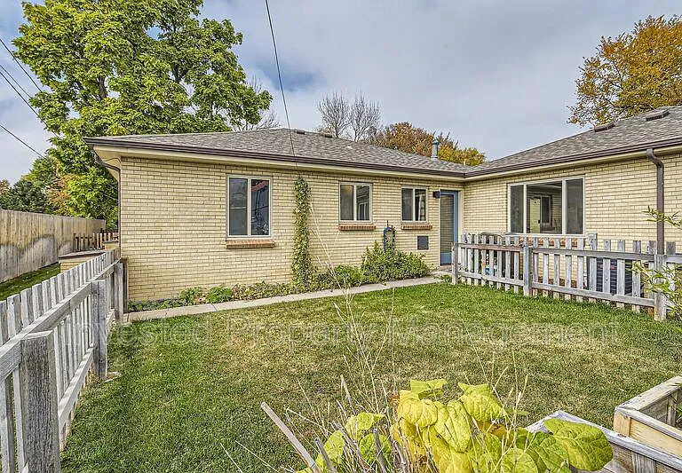 2442 S Corona St — Photo 10