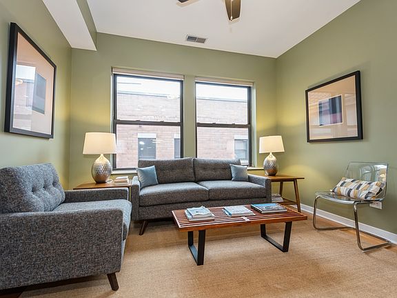 3rd image of 6827 N Lakewood Ave APT 3W