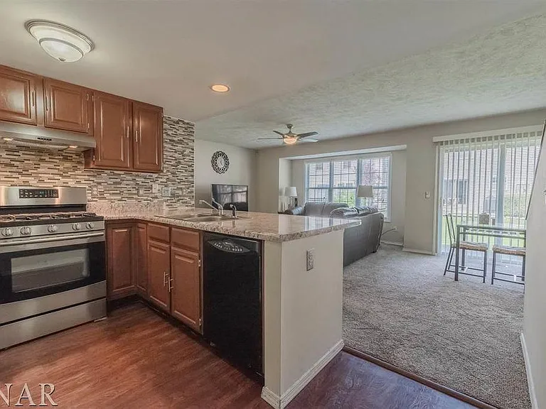 1222 Colonial Ave — Photo 17