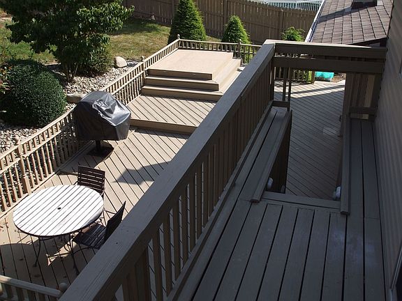 TWO TIERED DECK WITH GAS GRILL 