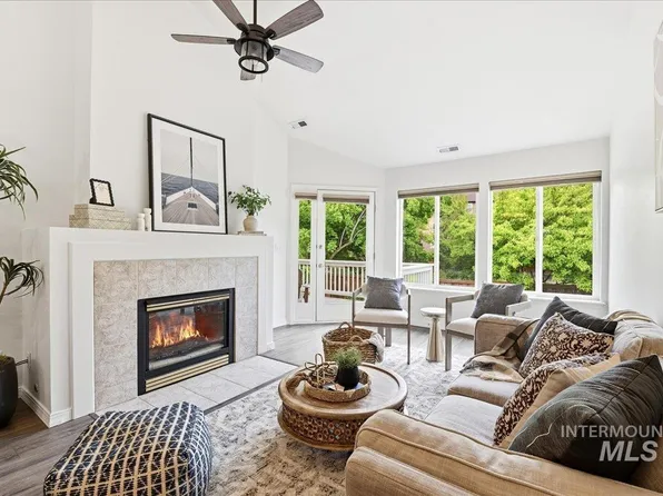 5146 S Surprise Way APT 203, Boise, ID 83716