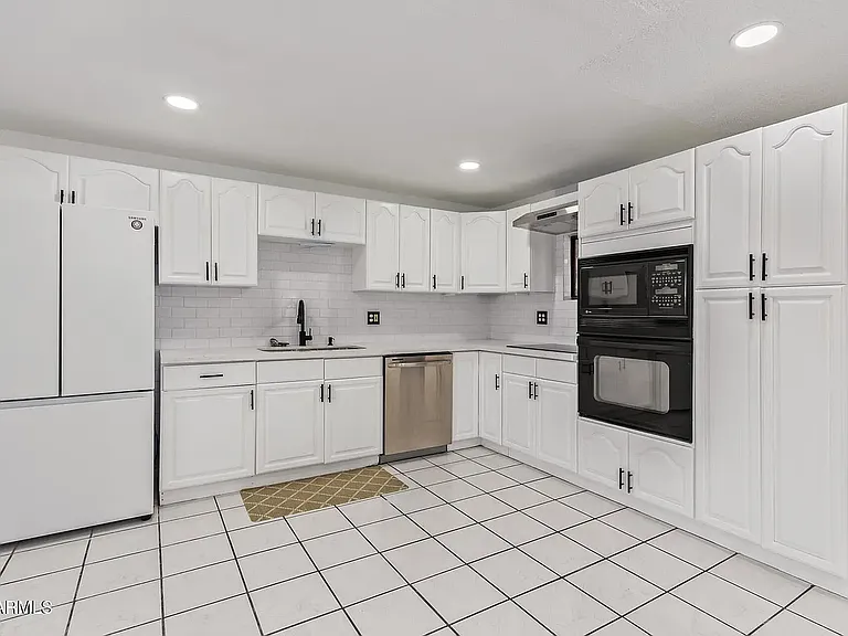 3849 E Sheena Dr — Photo 11