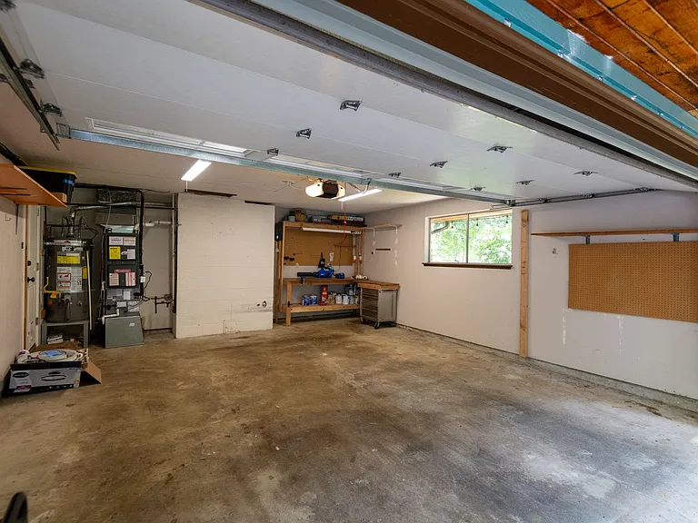 15931 SE 41st Pl — Photo 37