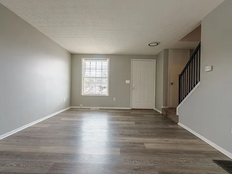 100 Heritage Cir #122 — Photo 3
