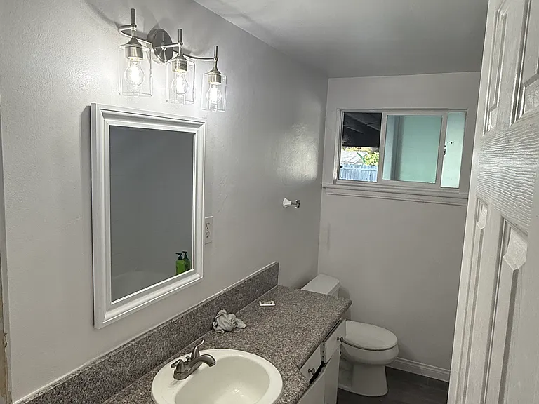 2907 University Ave — Photo 4